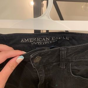 Black American Eagle High-Rise Jennings. Size: 4